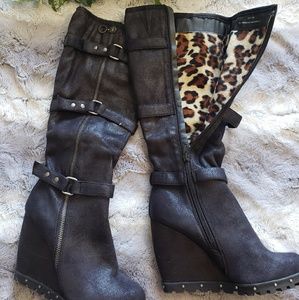 Doll house Boots